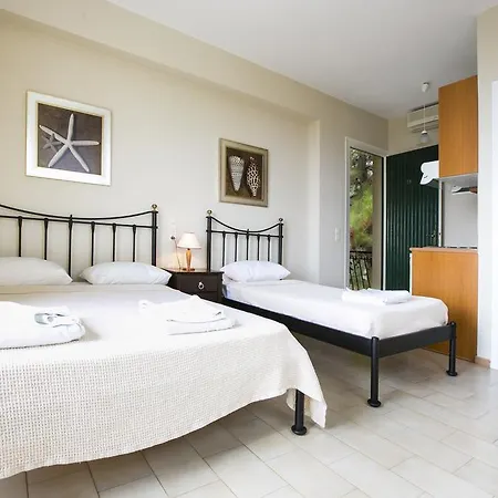 Daire Irena Studios & Apartments *