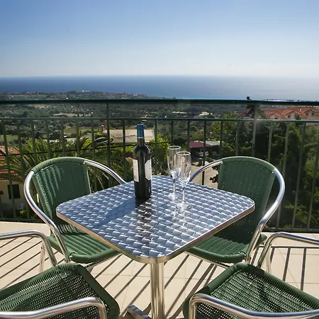 Irena Studios & Apartments Svoronata