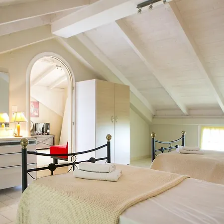 Irena & Апартаменты Свороната