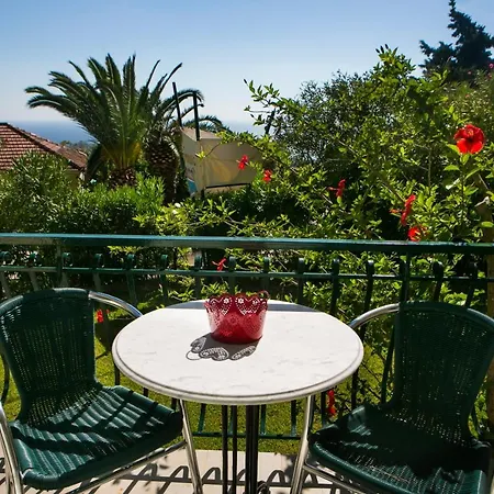 Irena Studios & Apartments *