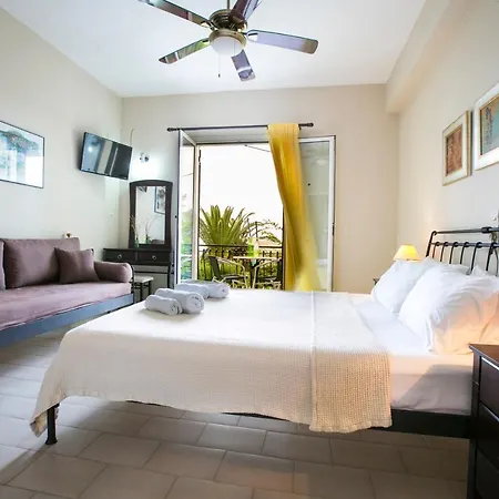 Irena Studios & Apartments *