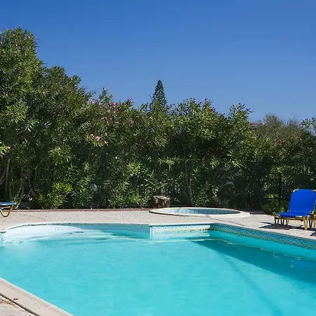 Irena Studios & Apartments