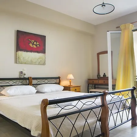 Daire Irena Studios & Apartments