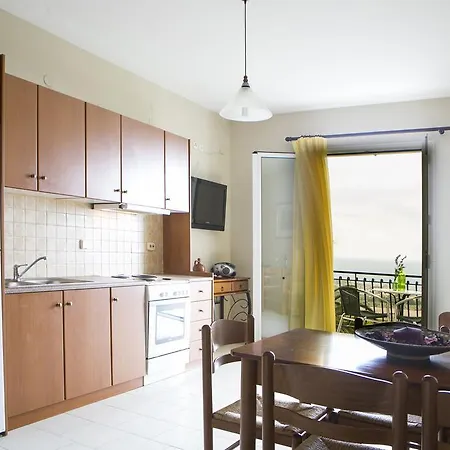 Daire Irena Studios & Apartments Svoronata