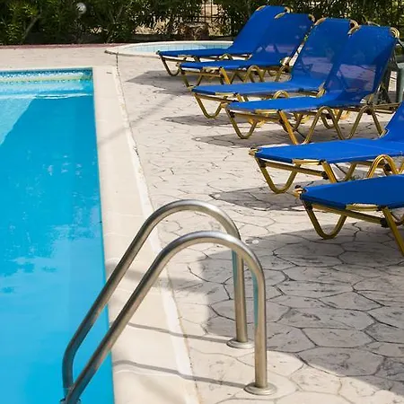 Irena Studios & Apartments * Svoronata