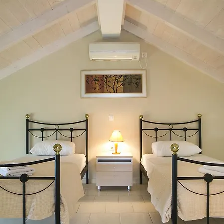 Daire Irena Studios & Apartments