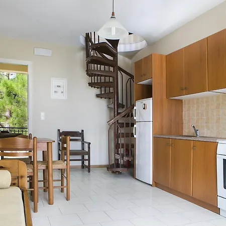 Irena Studios & Apartments * Svoronata