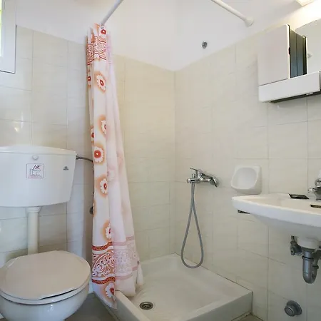 Daire Irena Studios & Apartments *